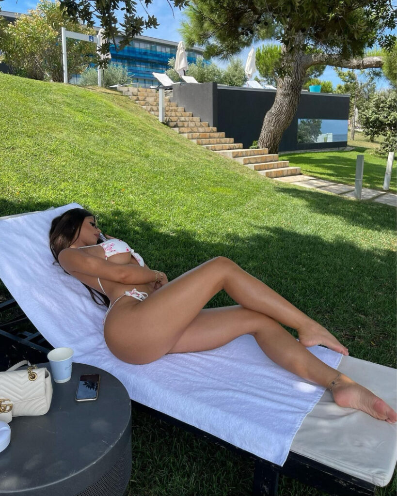 Instagram – Marija Meglaj – Nude