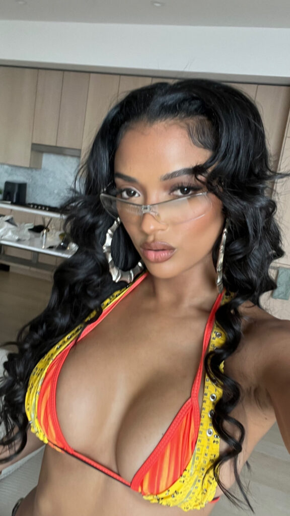 Instagram – Marilyn Melo – Nude