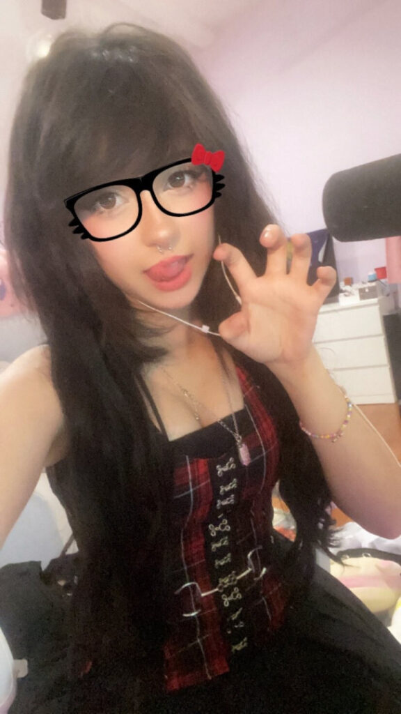 Twitch – marisnot12 – Nude