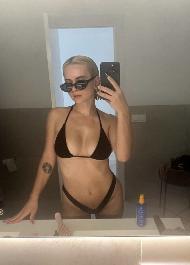 TikTok – Instagram – Mathea – Nude