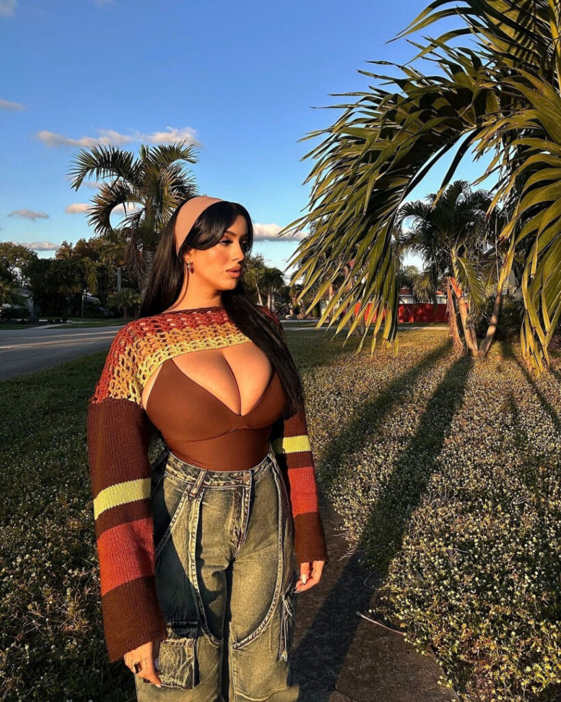 Instagram – May Bakshi – Nude