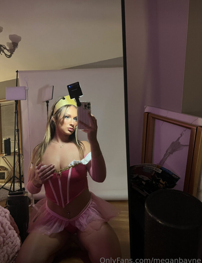 Megan Bayne – Nude