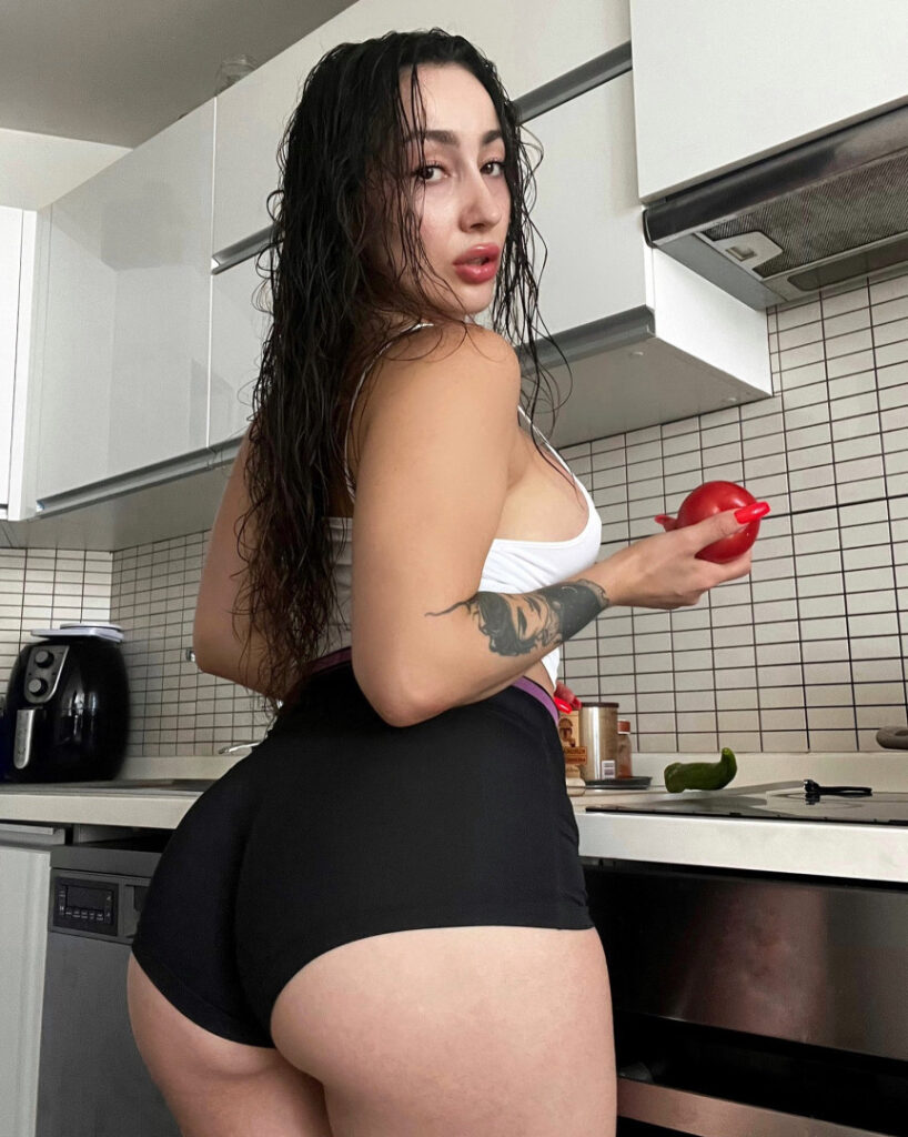 OnlyFans – T H I C C – Meltem Bakır – Nude Leaks