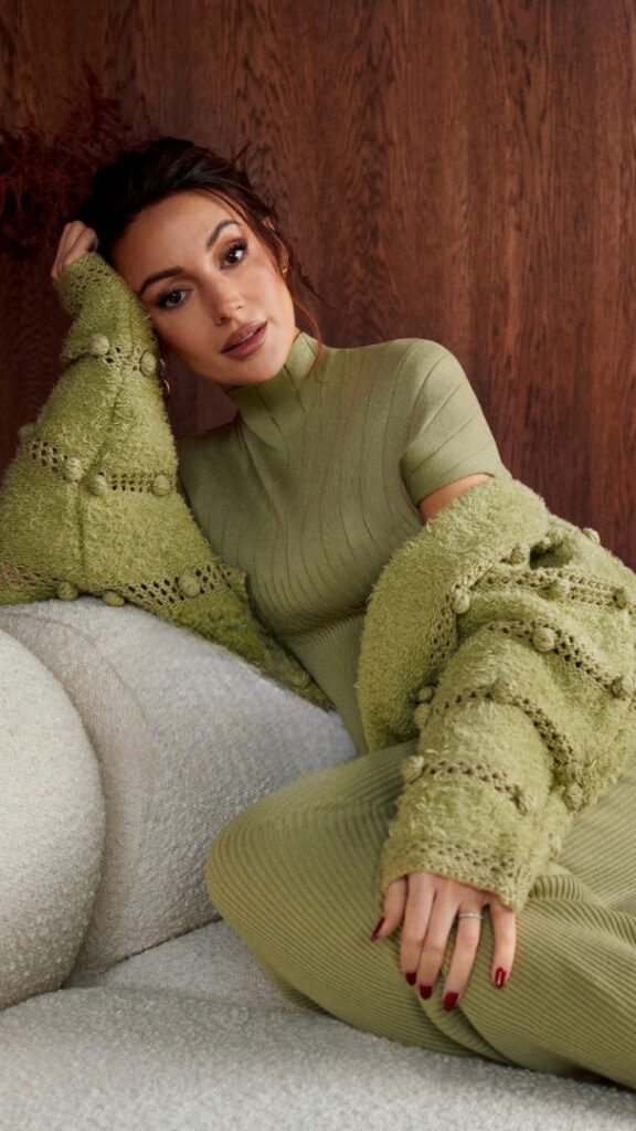 Celeb – Michelle Keegan – Nude