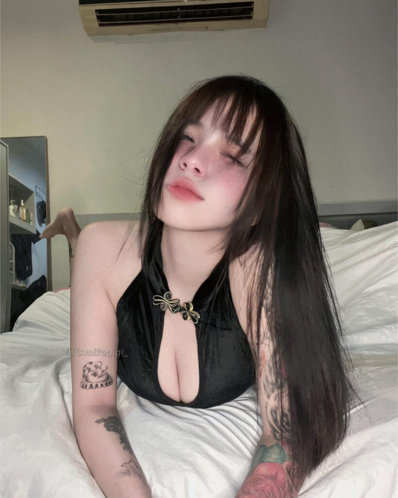 TikTok – Instagram – mikoqiqi_ / mikoqqii – Nude