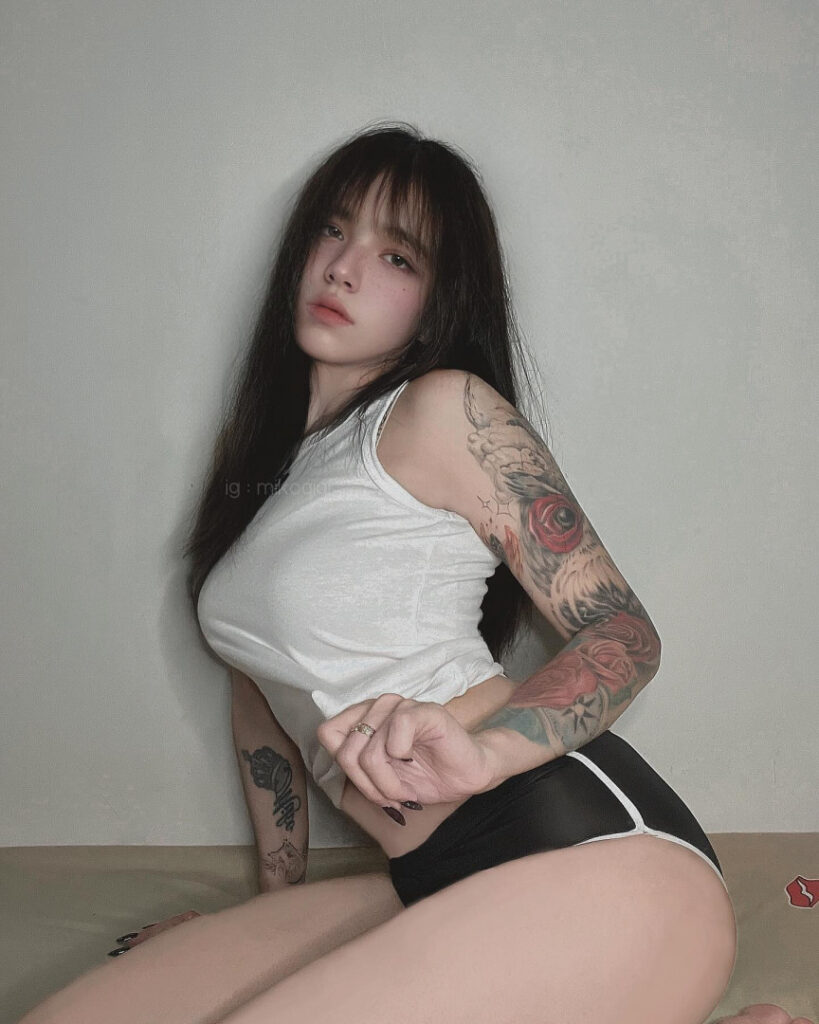 TikTok – Instagram – mikoqiqi_ / mikoqqii – Nude