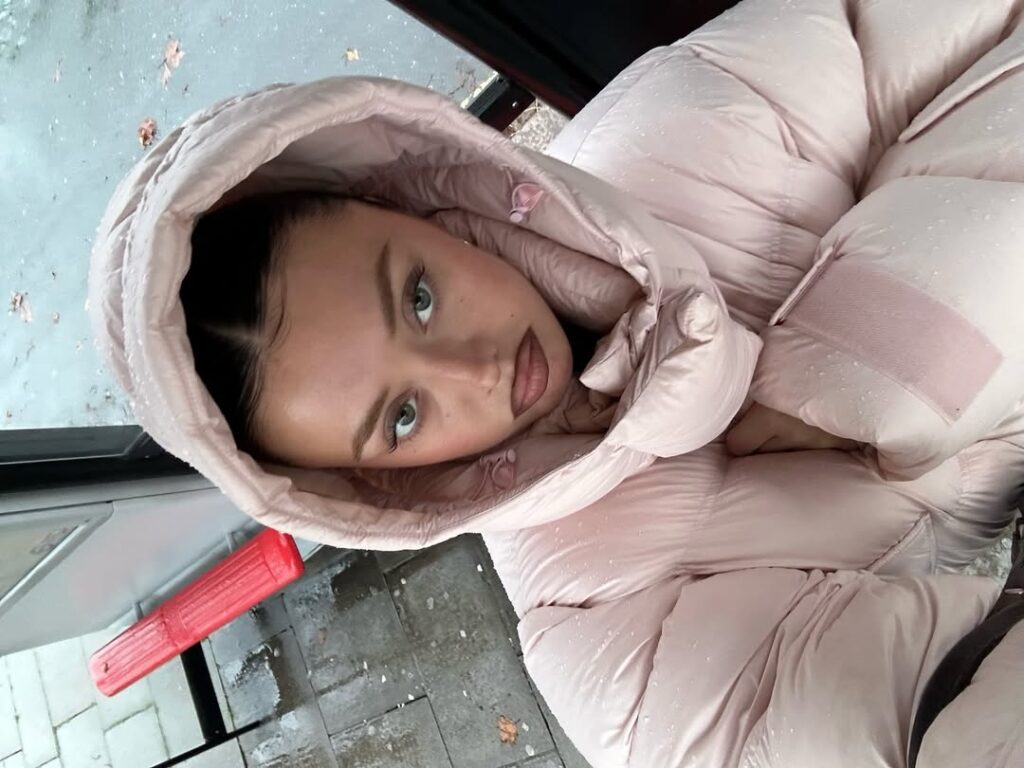 Instagram – Millie Hannah / milliehannahhh – Nude