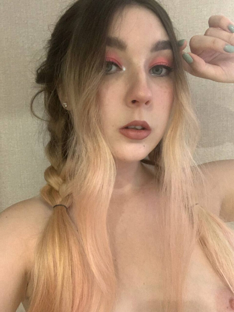 Patreon – Twitch – Boosty – Mirkotiki – Nude