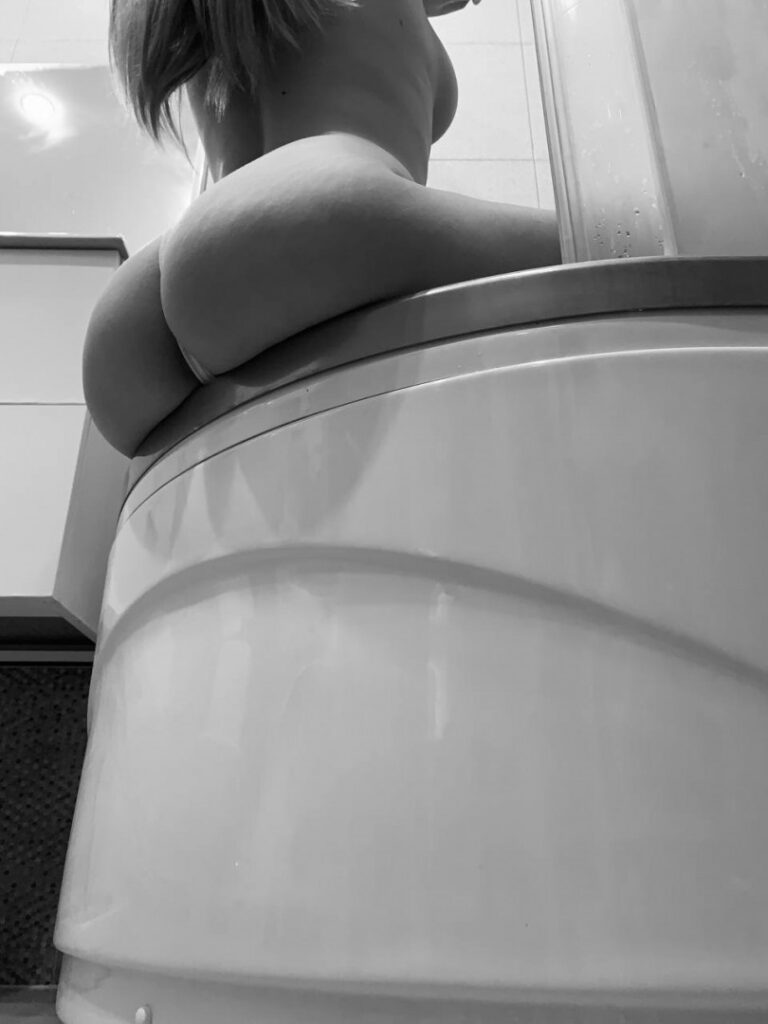 Patreon – Twitch – Boosty – Mirkotiki – Nude