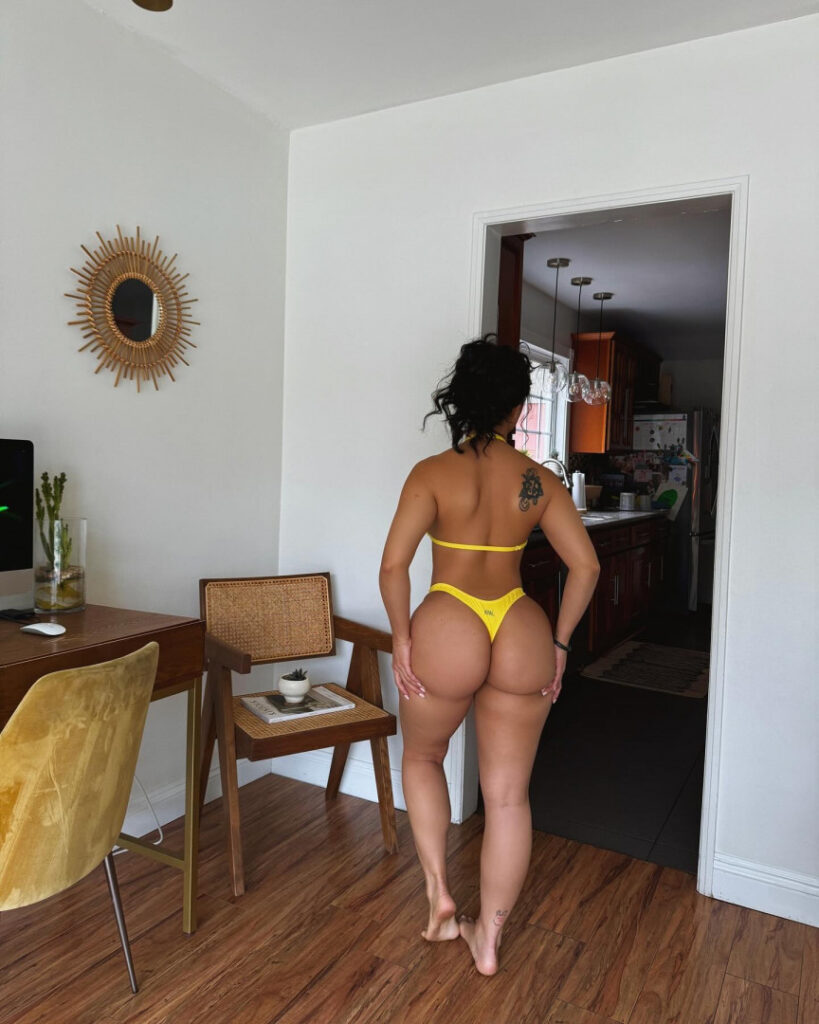 OnlyFans – T H I C C – Asian – misscindyy / misscindytrann / Cindy Tran – Nude