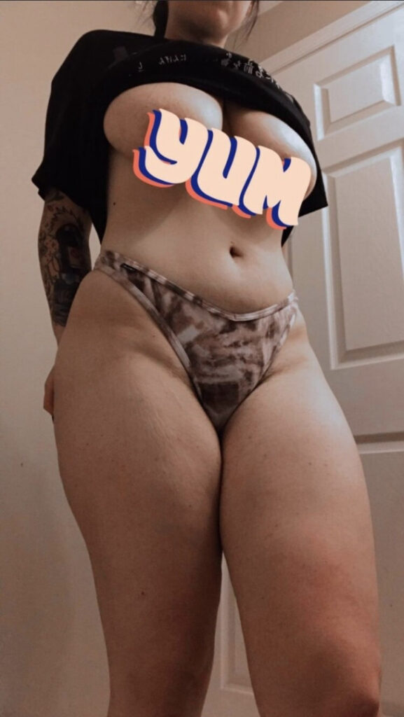 OnlyFans – T H I C C – MILF – Mommyprincessuwu – Nude Leaks