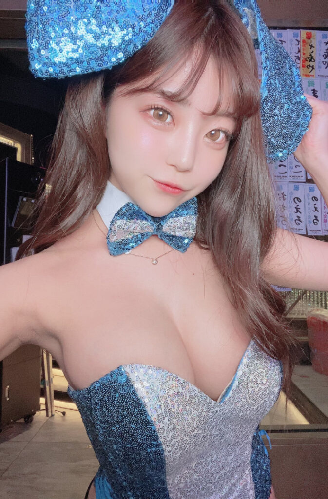 Instagram – Asian – momo_burlesque – Nude Leaks