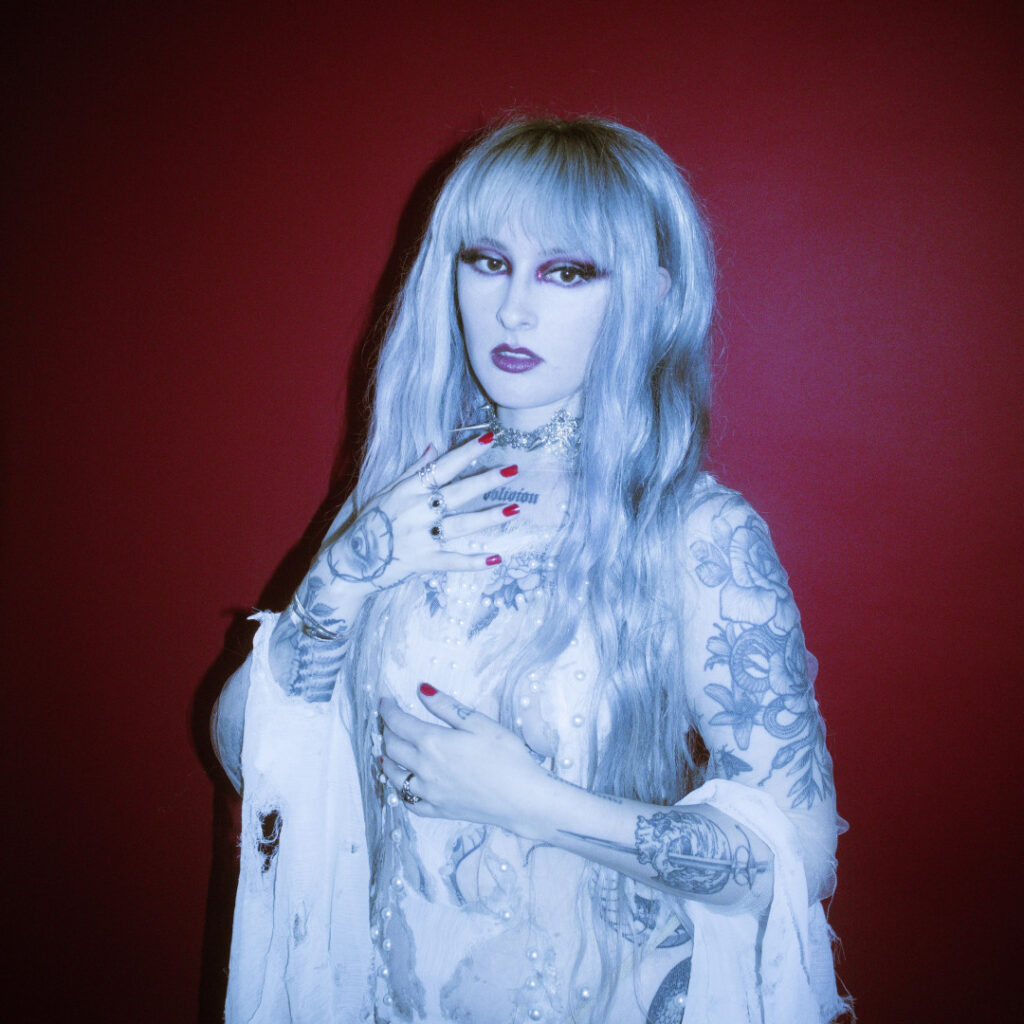 Celeb – Mothica – Nude