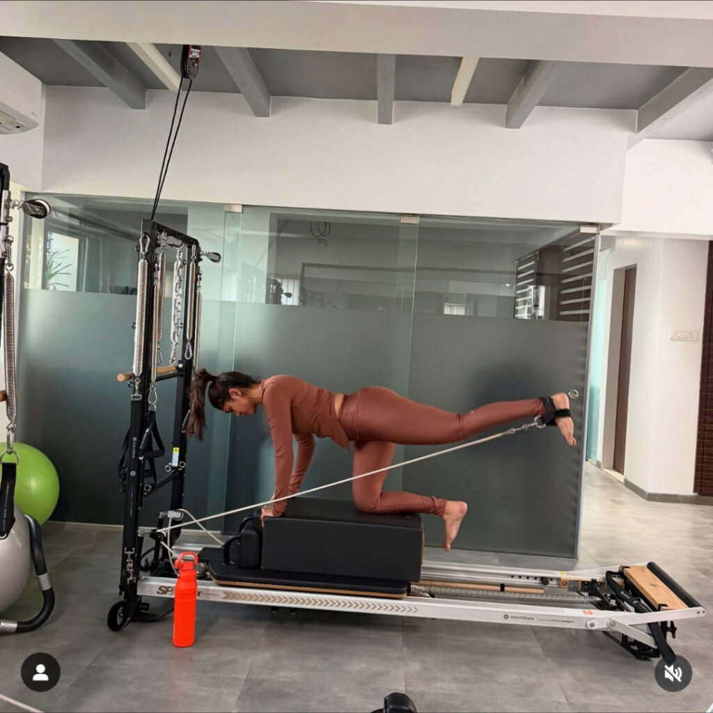 Celeb – Indian – Petite – Mrunal Thakur – Nude