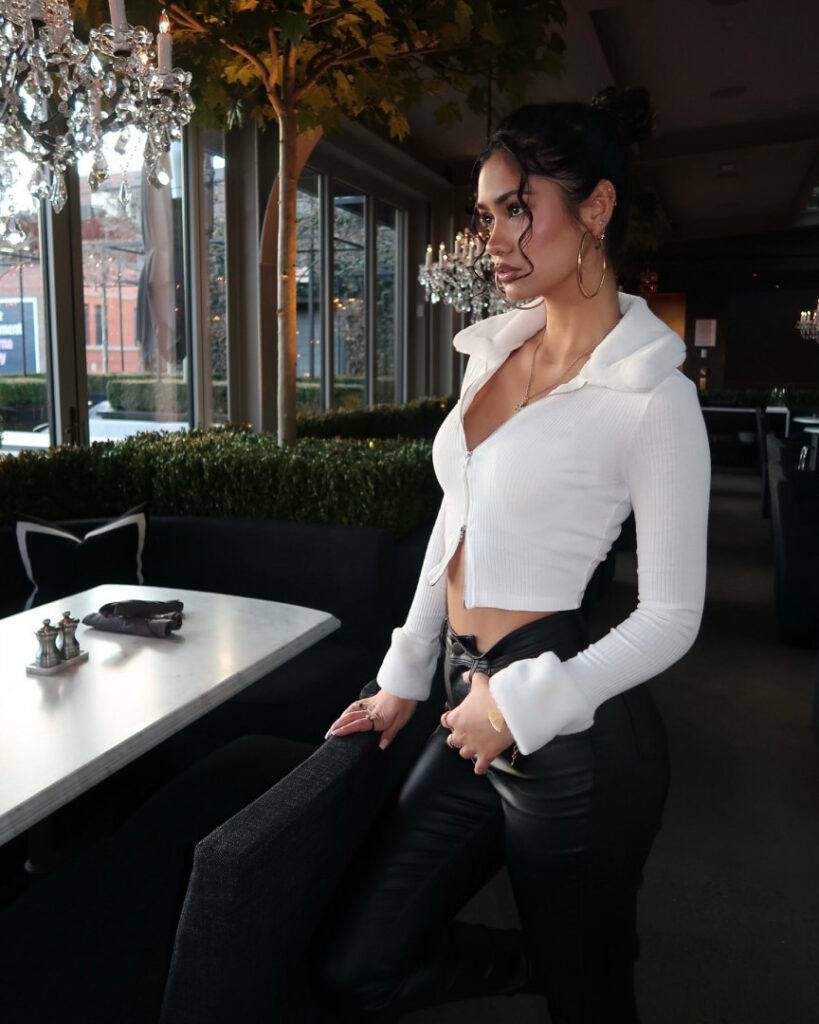 Instagram – Teen – Naaz Torbati – Nude