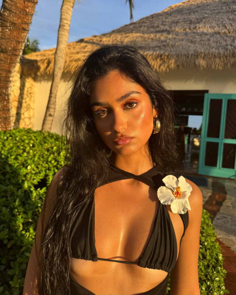 Instagram – Teen – Naaz Torbati – Nude