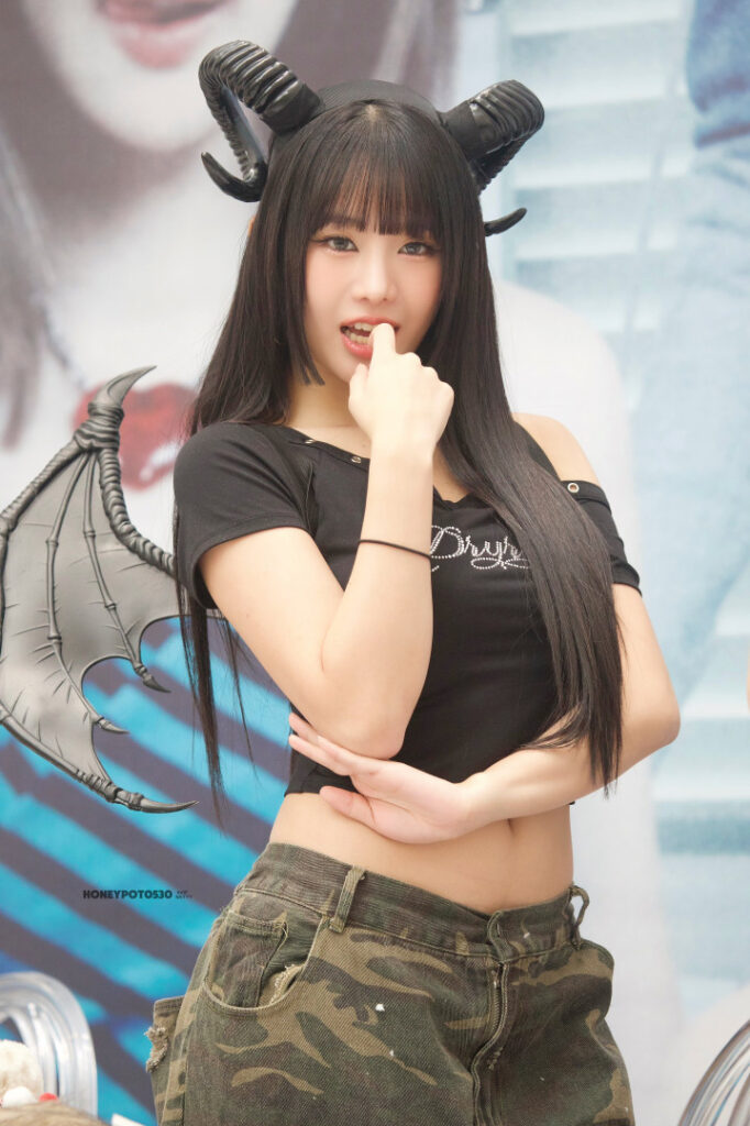 Celeb – Asian – Natty (Kiss Of Life) – Nude