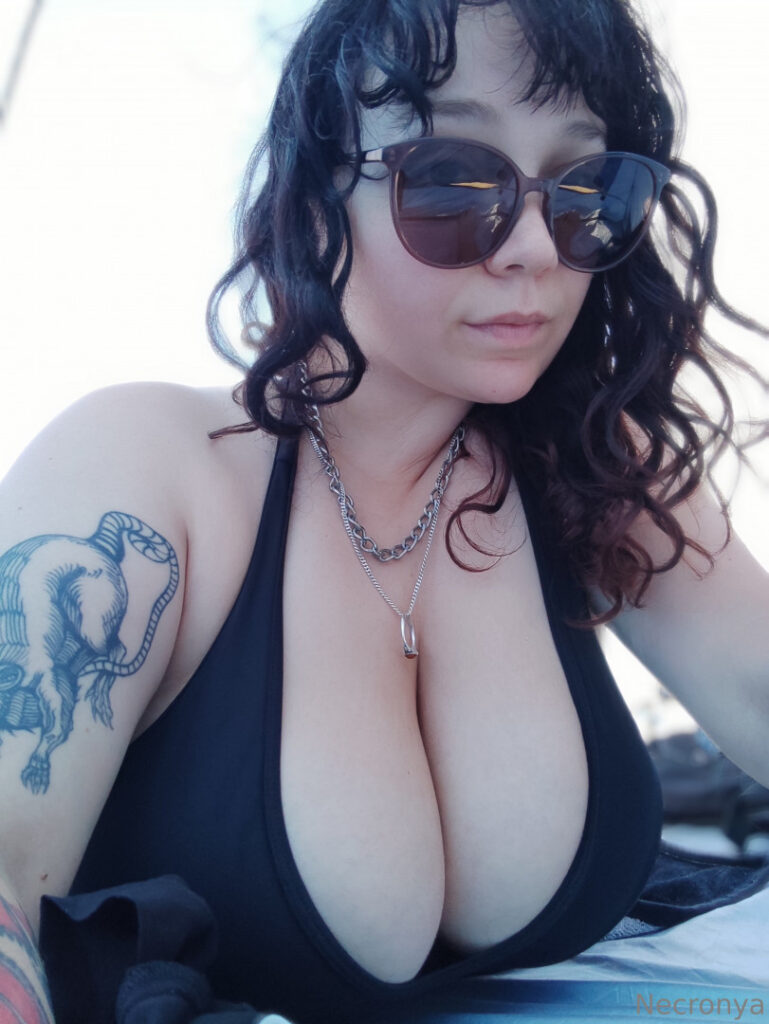 Instagram – T H I C C – Necronya – Nude