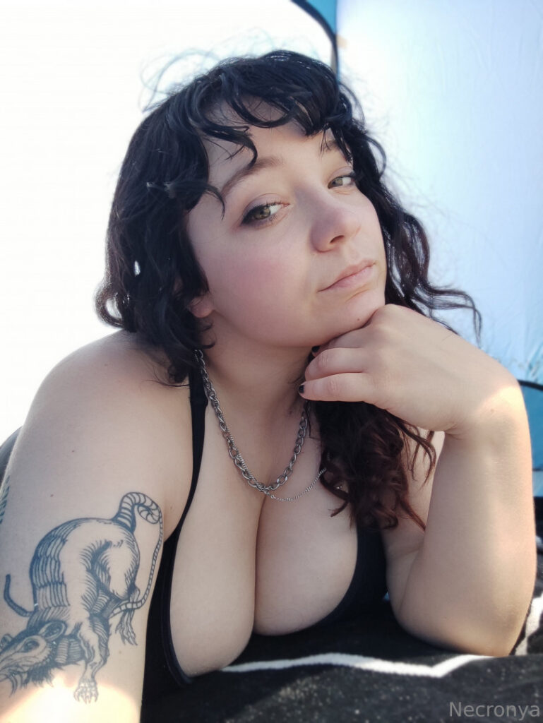 Instagram – T H I C C – Necronya – Nude