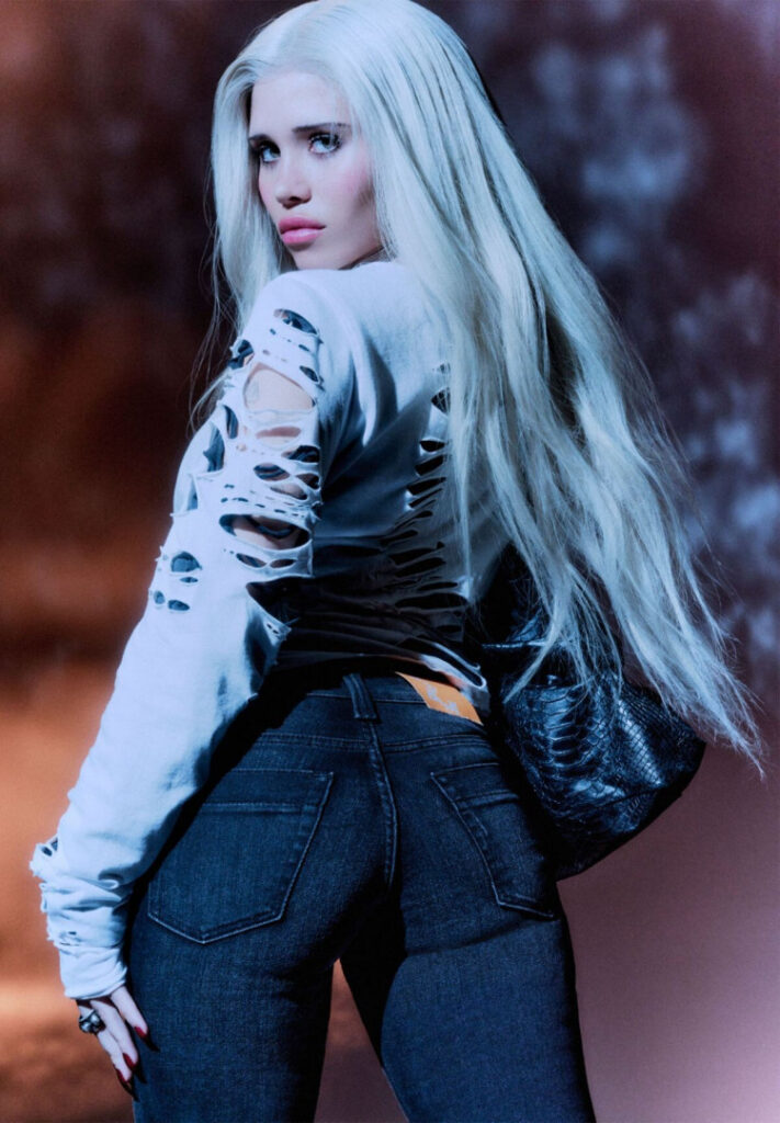 TikTok – Petite – Nessa Barrett – Nude