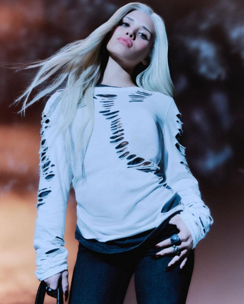 TikTok – Petite – Nessa Barrett – Nude