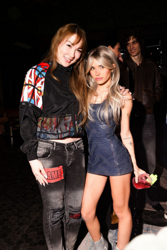 TikTok – Petite – Nessa Barrett – Nude