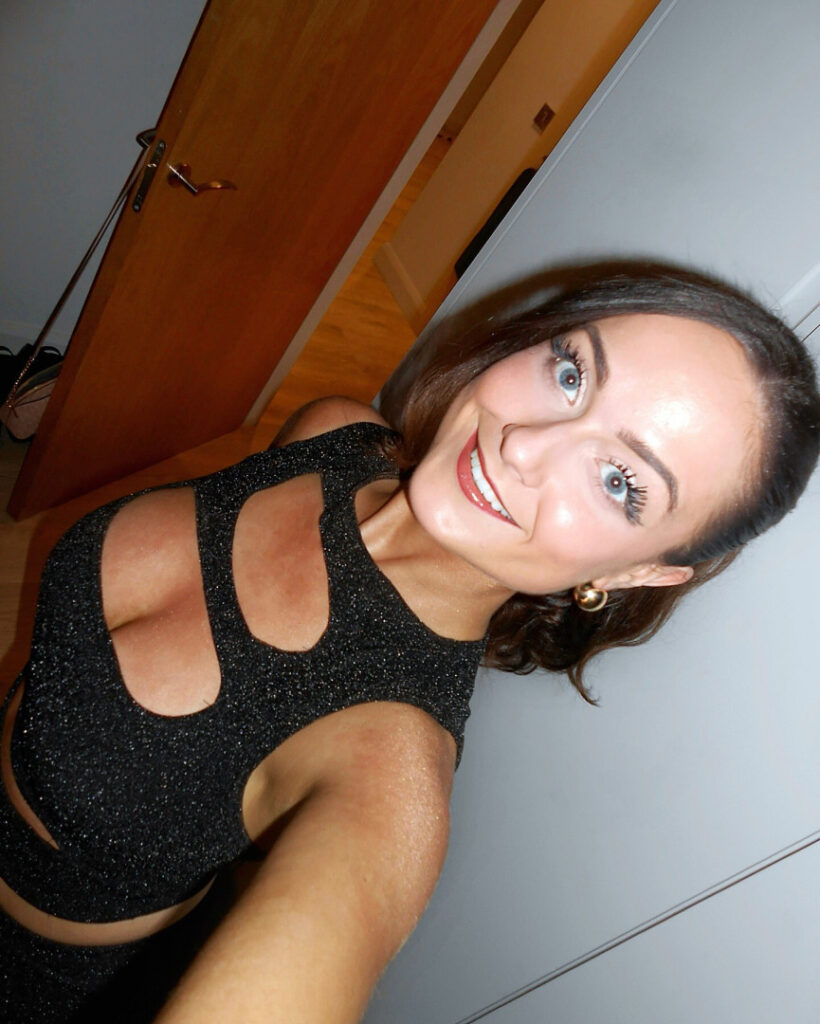 Instagram – Niamh Cryan – Nude