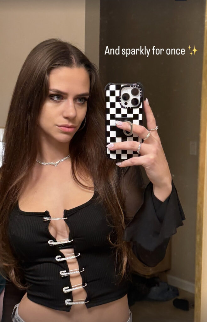 TikTok – Fanfix – Nobosart – Nude