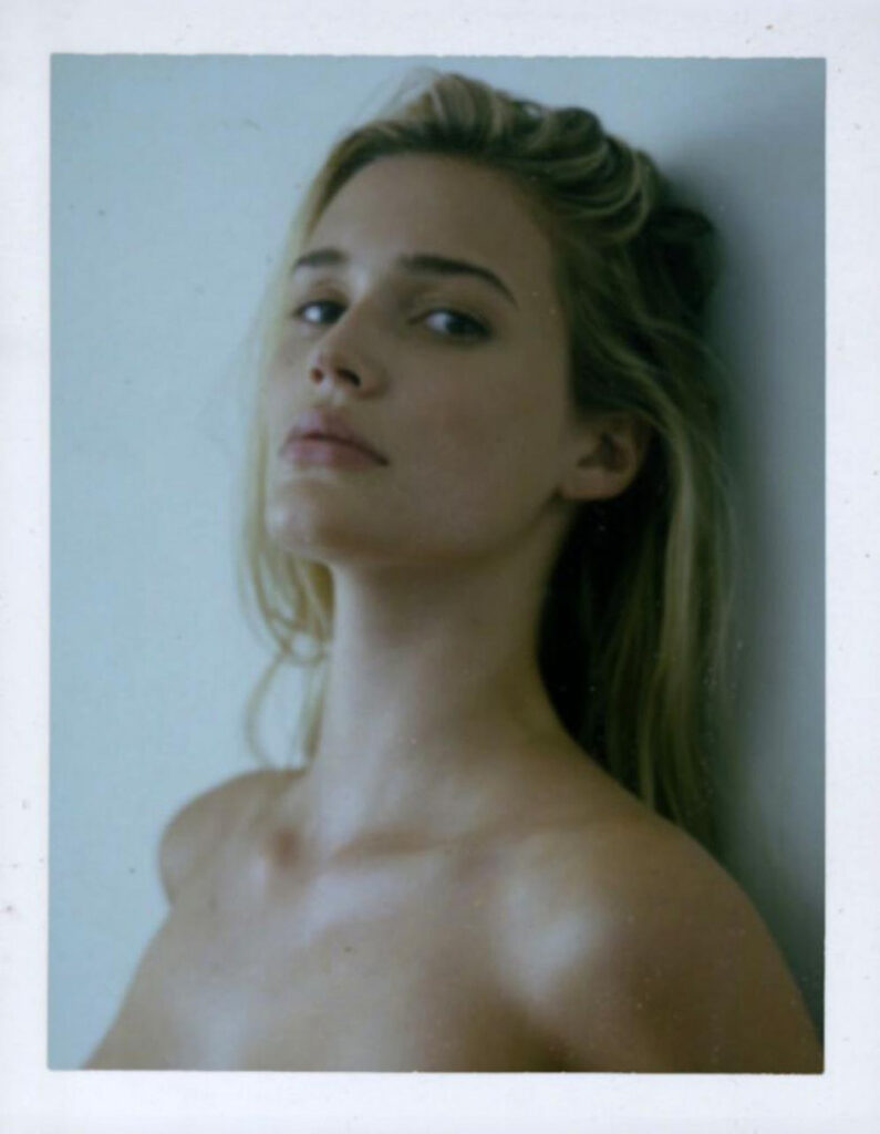 Instagram – Noel Capri Berry – Nude