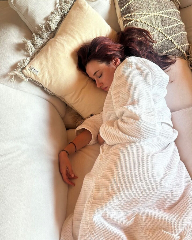 Instagram – Olivia O’Brien – Nude