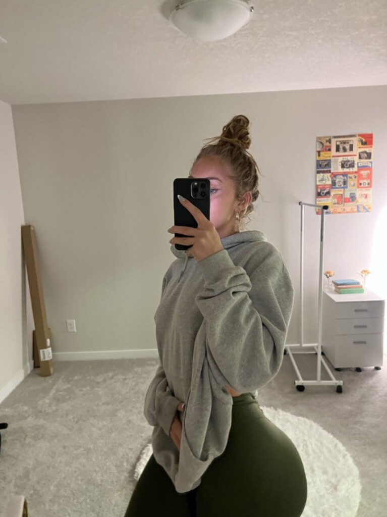 OnlyFans – Oliviakayemyers | kaye2828 – Nude