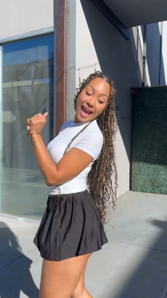 Celeb – T H I C C – Ebony – Parker McKenna Posey – Nude