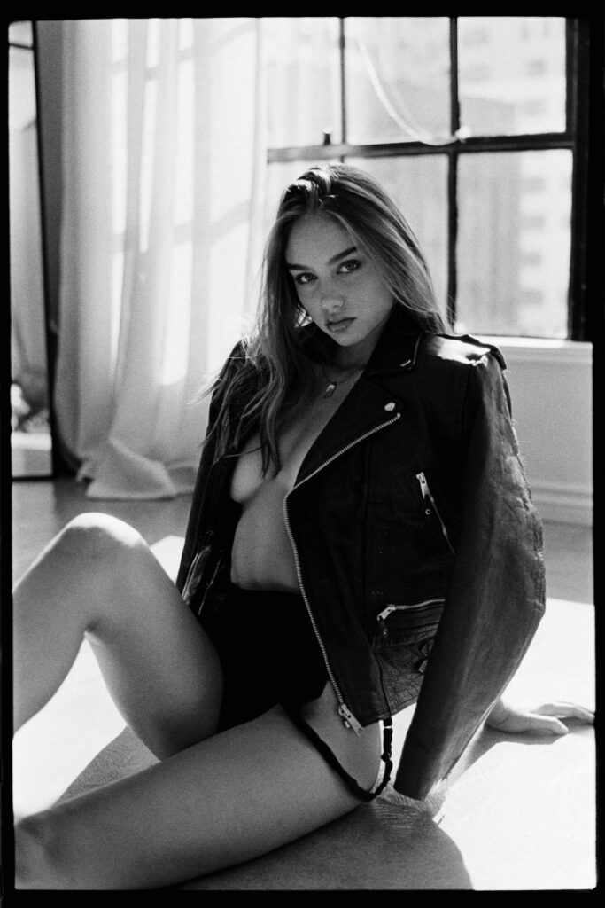 Instagram – Paula Minetti – Nude