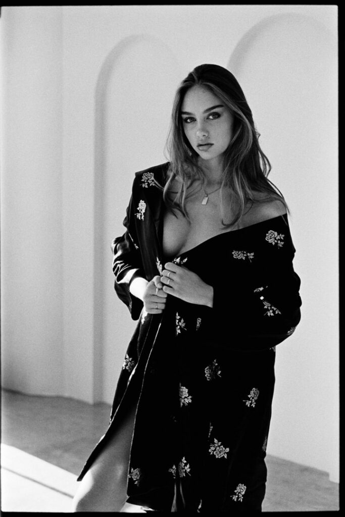 Instagram – Paula Minetti – Nude