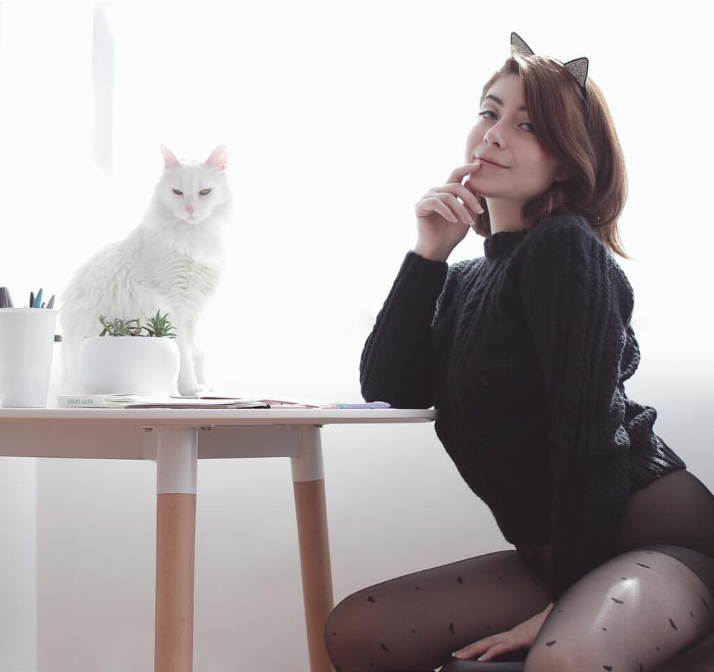 Instagram – paulaeal – Nude