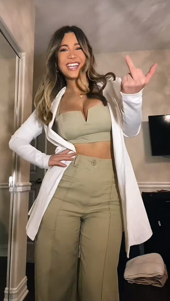 Instagram – Payton Turbow – Nude