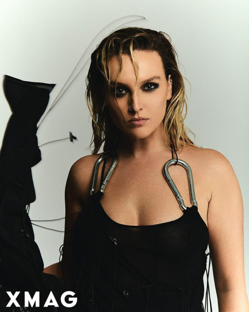 Celeb – Perrie Edwards – Nude