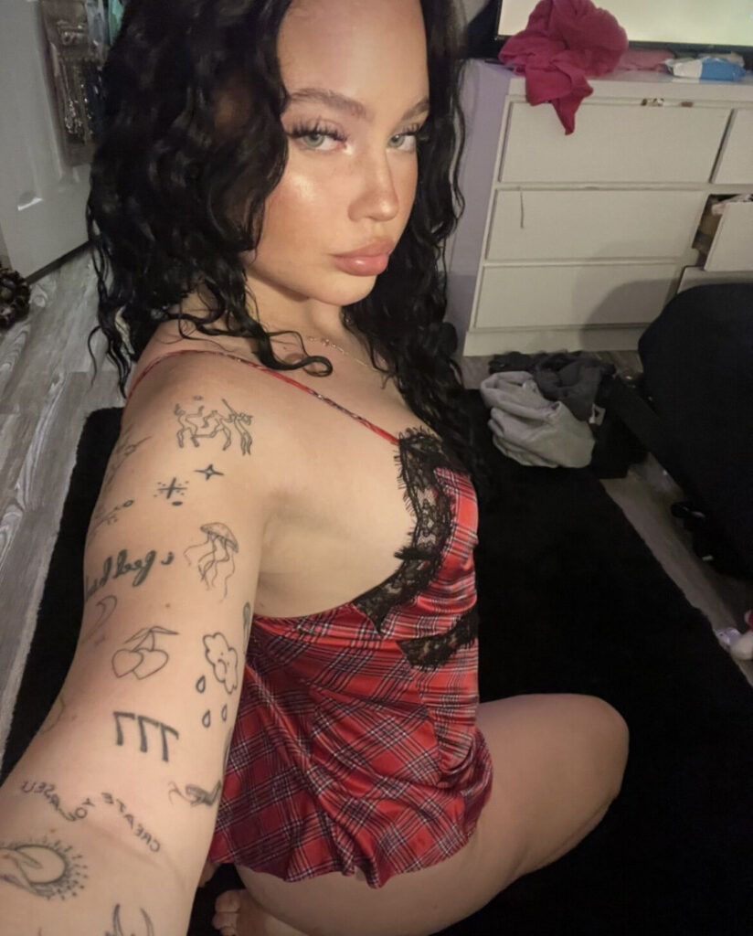 Instagram – Peyton Sama / fympeyton / itspeytonbabyy – Nude