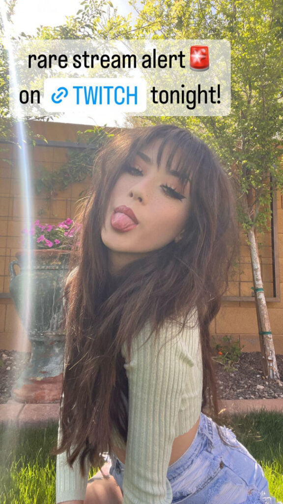 Twitch – Pieceofmoo // moomoomadeline – Nude Leaks