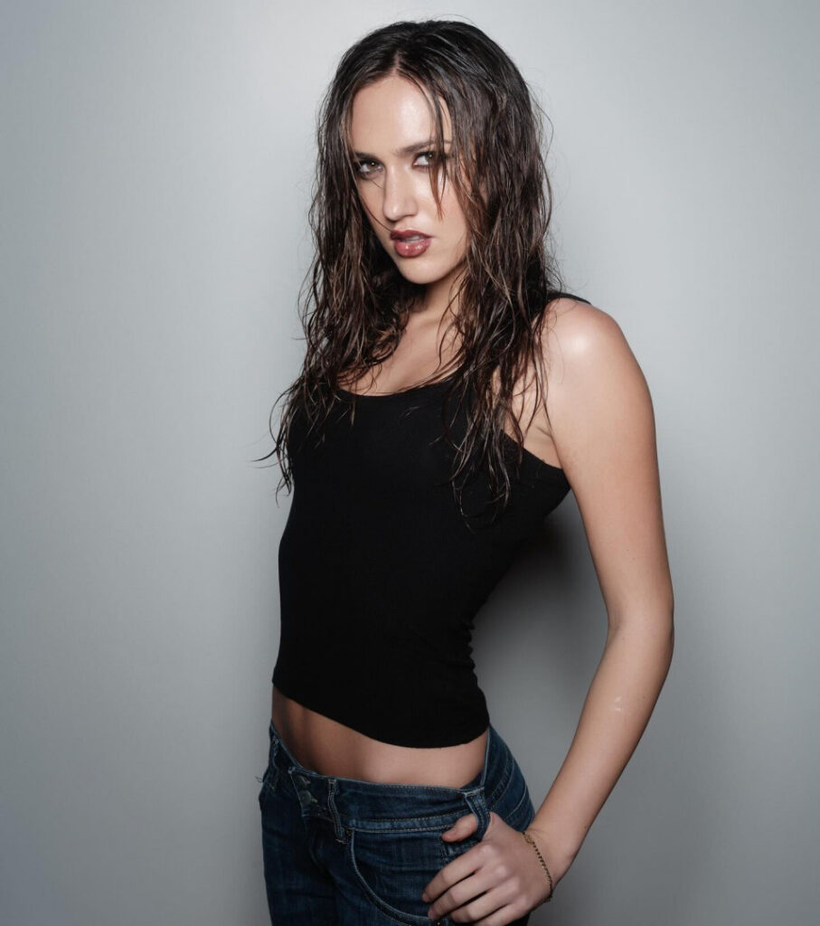 Celeb – Pilot Paisley Rose – Nude