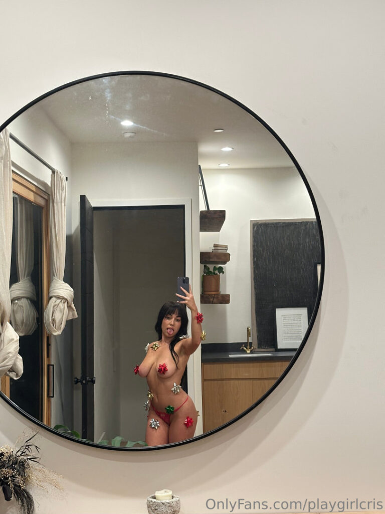 OnlyFans – playgirlcris // Cristiana.love – Nude