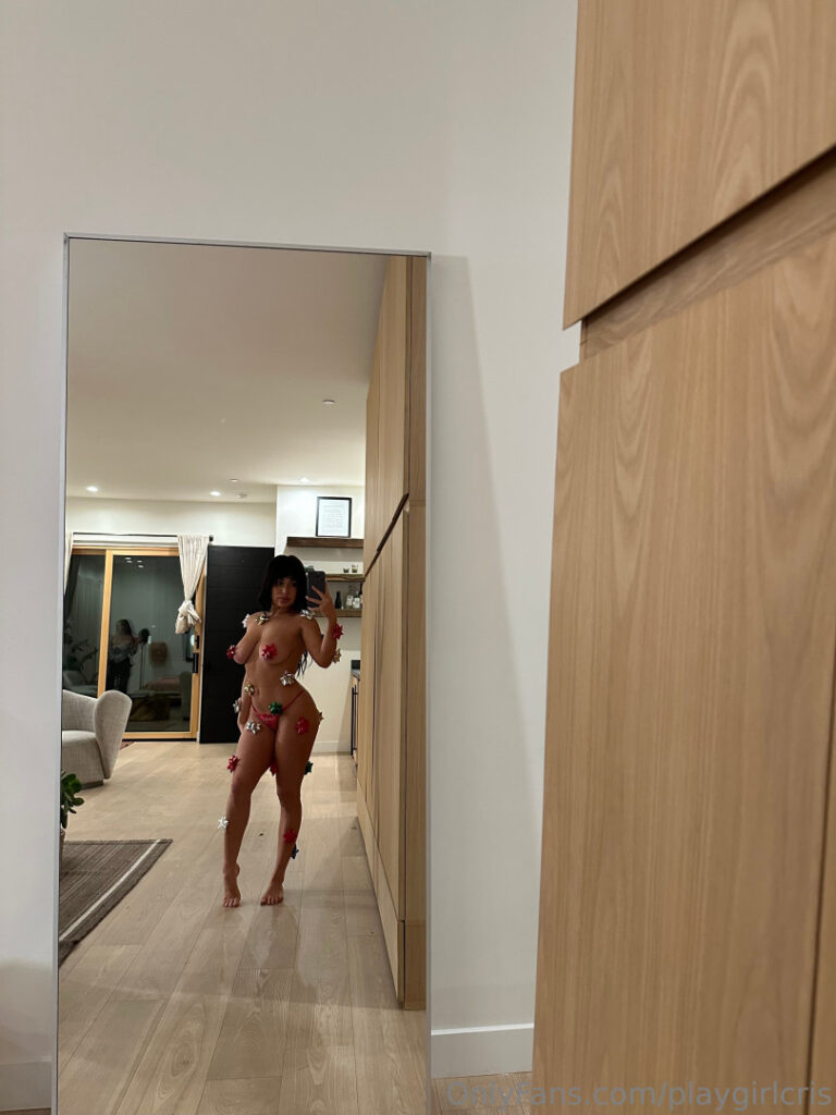 OnlyFans – playgirlcris // Cristiana.love – Nude