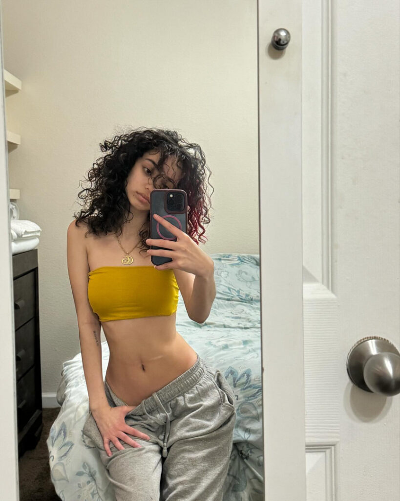 TikTok – Asian – Teen – prettyluhhangie – Nude Leaks