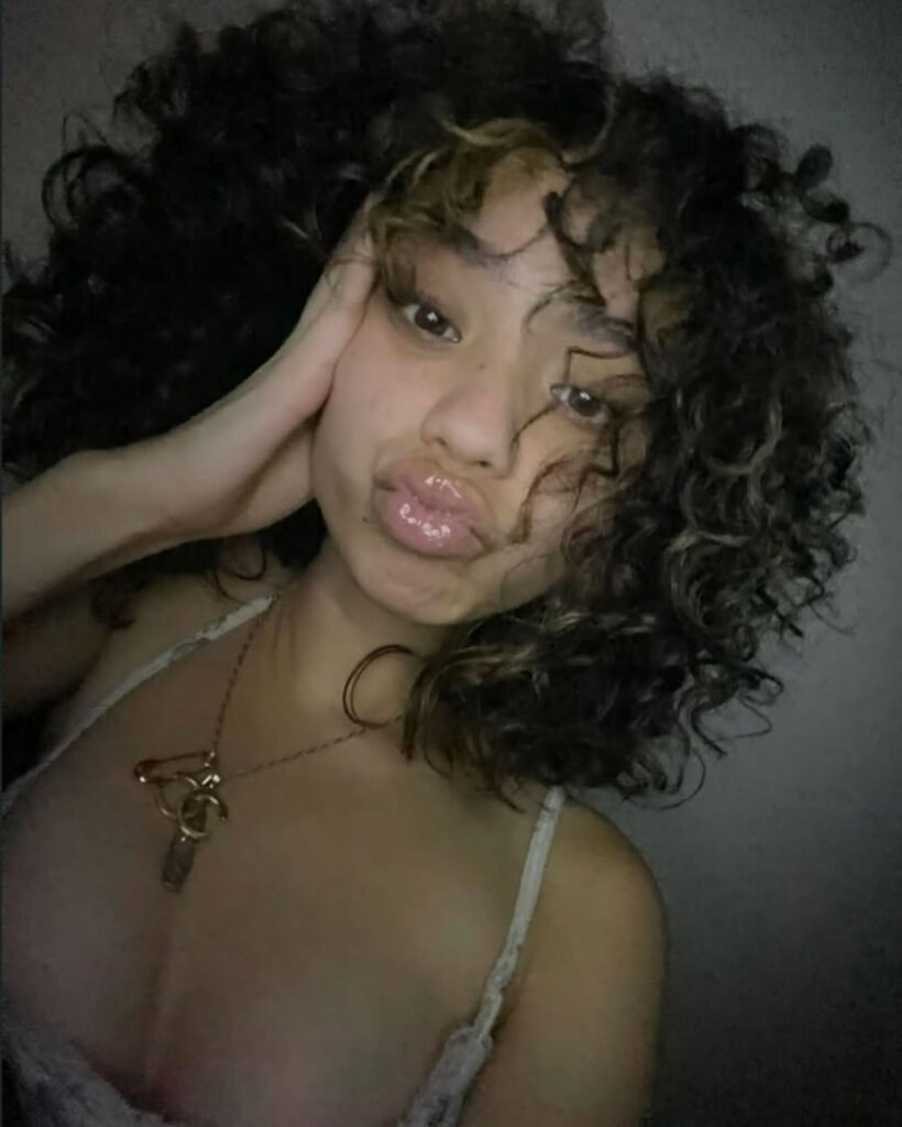 TikTok – Asian – Teen – prettyluhhangie – Nude Leaks