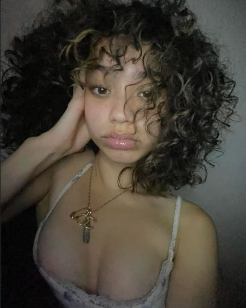 TikTok – Asian – Teen – prettyluhhangie – Nude Leaks