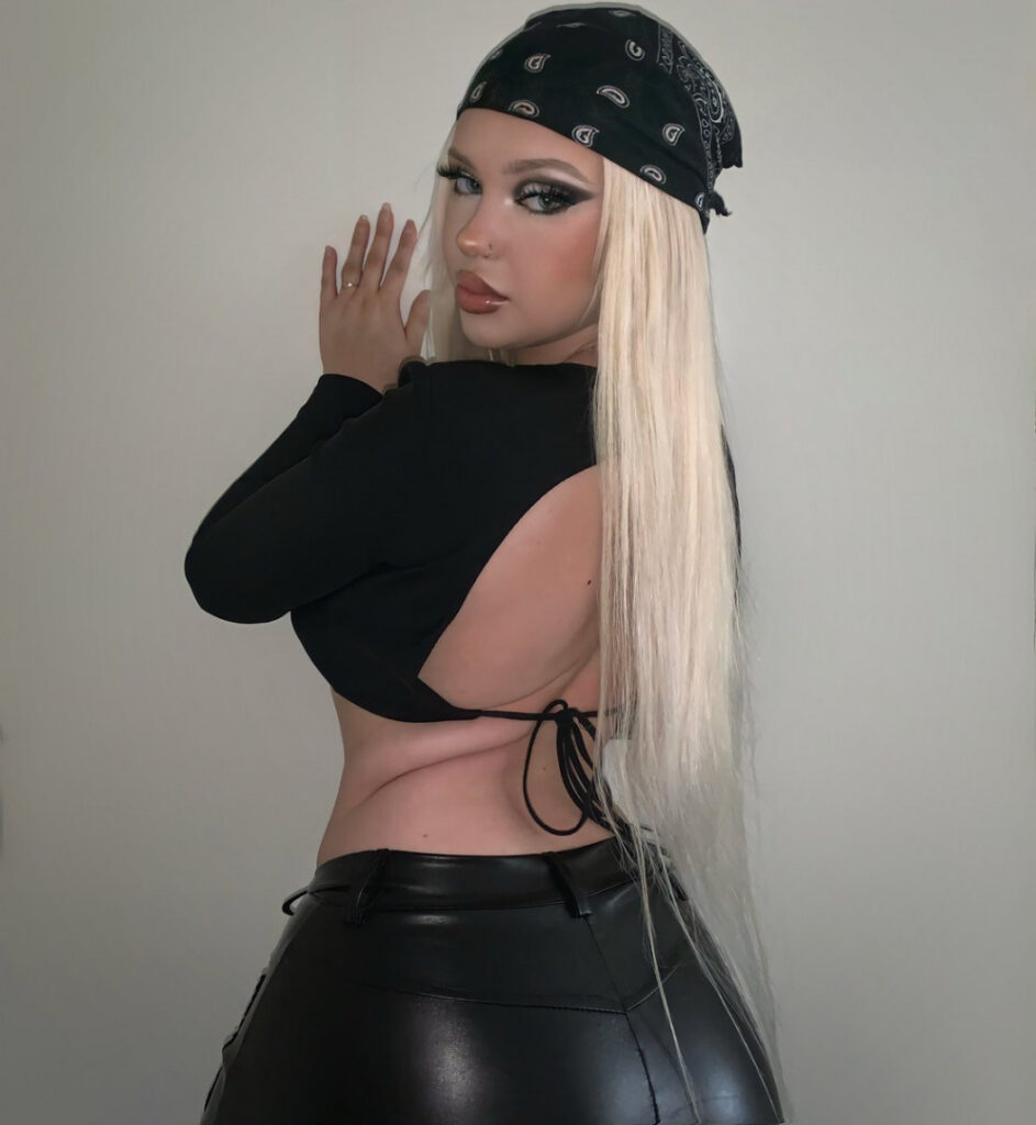 OnlyFans – T H I C C – princess_bubblegum_x / Initial_Connection85 (RETIRED) – Nude