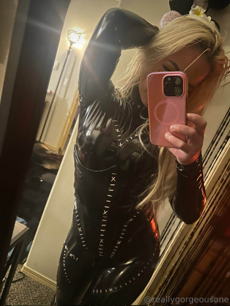Twitch – OnlyFans – Cosplay – Reallygorgeous1 – Nude