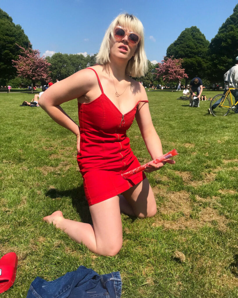 Celeb – Rebecca Lucy Taylor (Self Esteem) – Nude