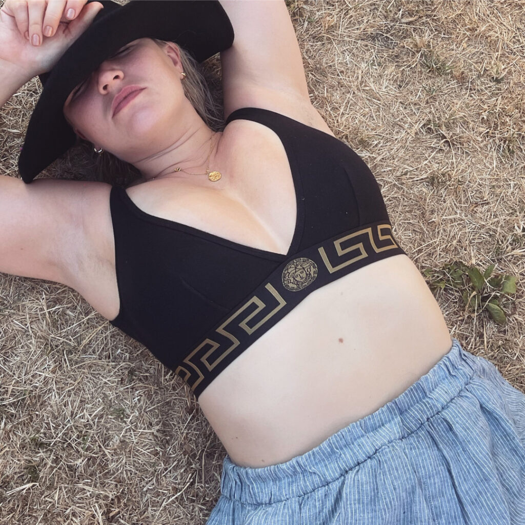 Celeb – Rebecca Lucy Taylor (Self Esteem) – Nude