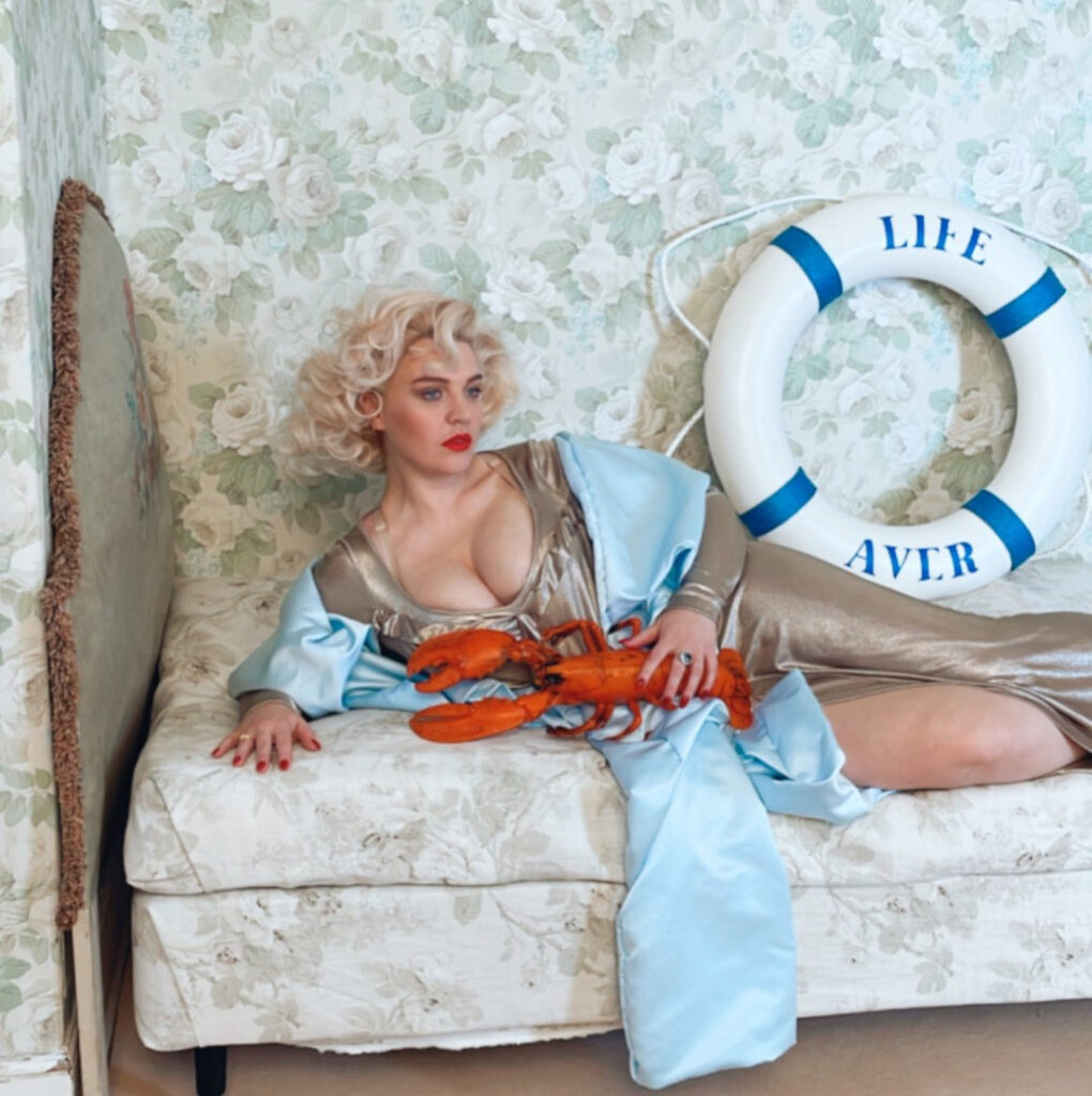 Celeb – Rebecca Lucy Taylor (Self Esteem) – Nude